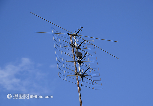 无线电视信号接收困境 天线无台的挑战与通讯设备的演进